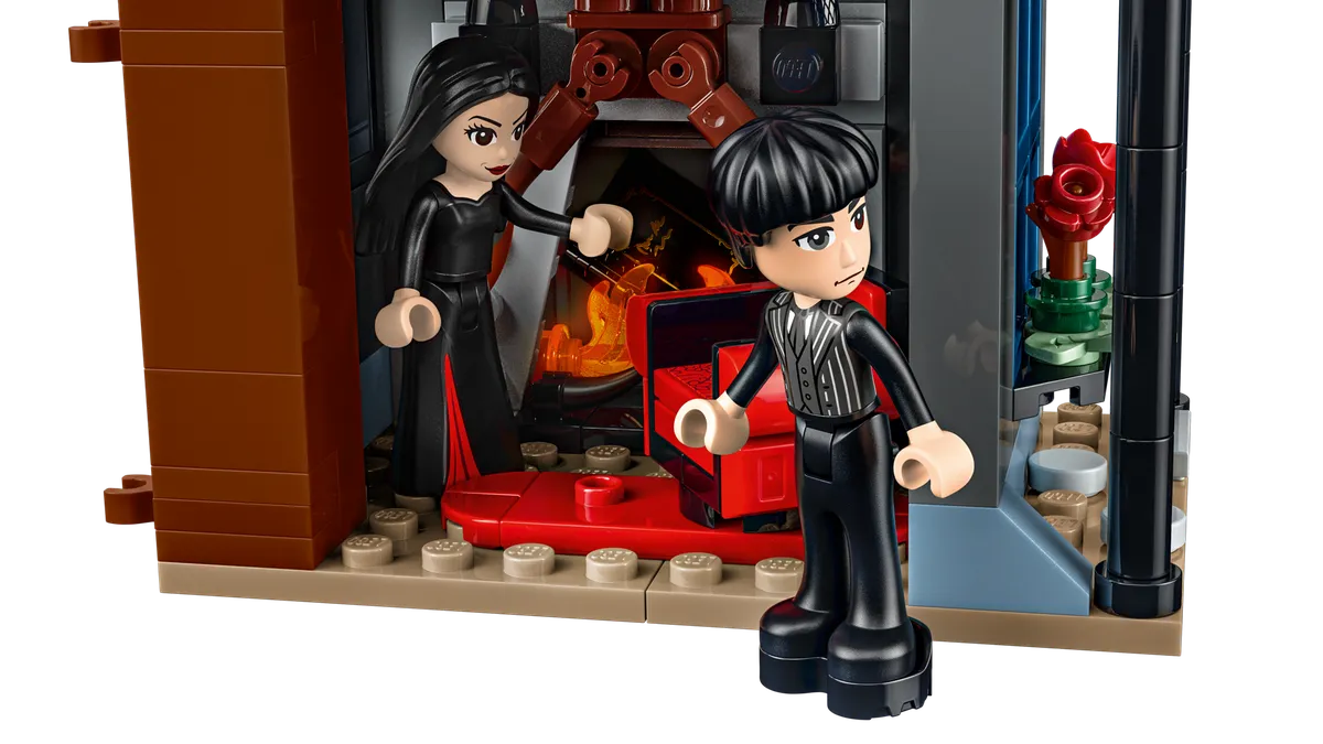 LEGO Morticia's Cottage (76786) - image 5