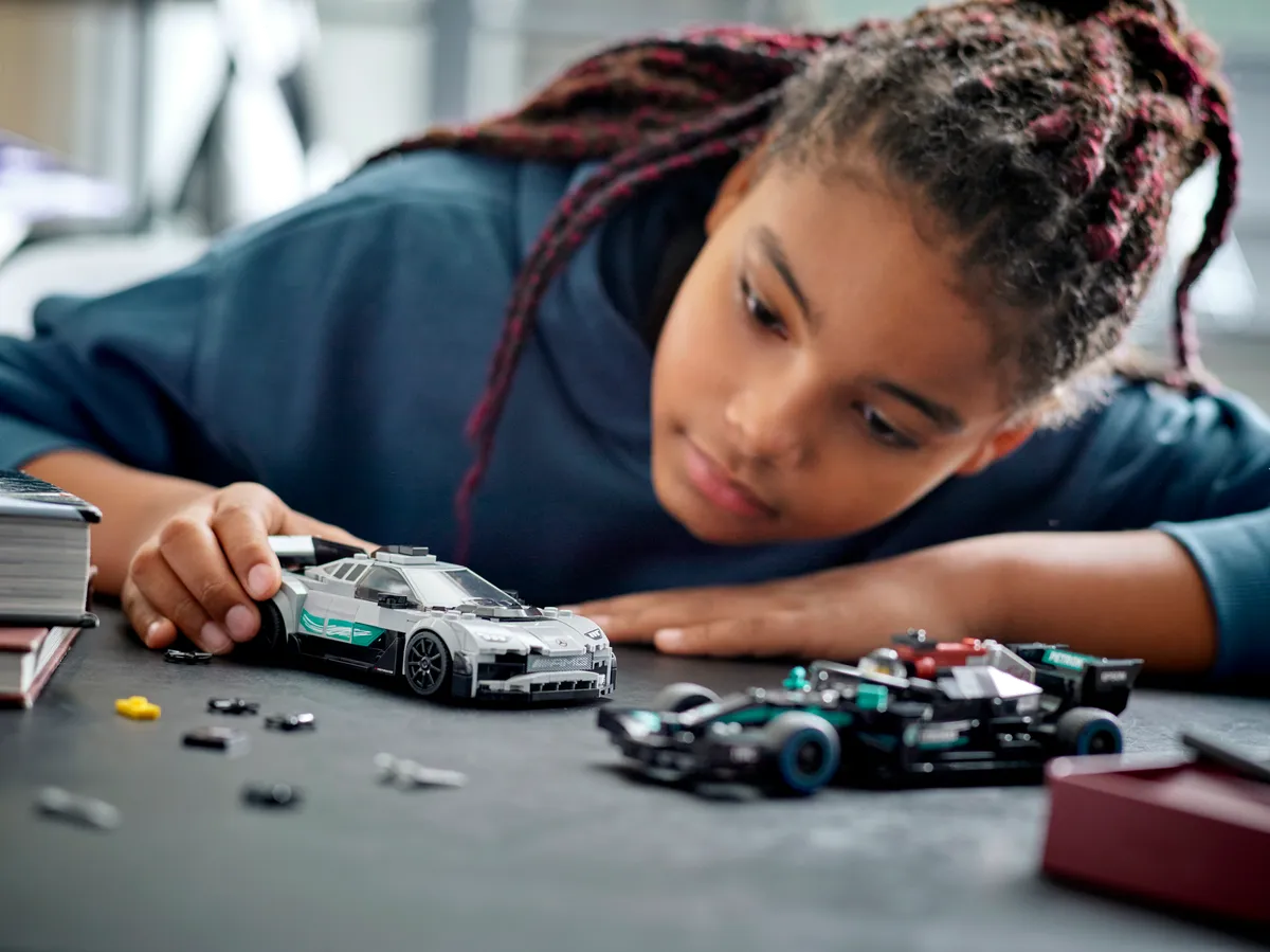 LEGO Mercedes-AMG F1 W12 E Performance & Mercedes-AMG Project One (76909) - image 10