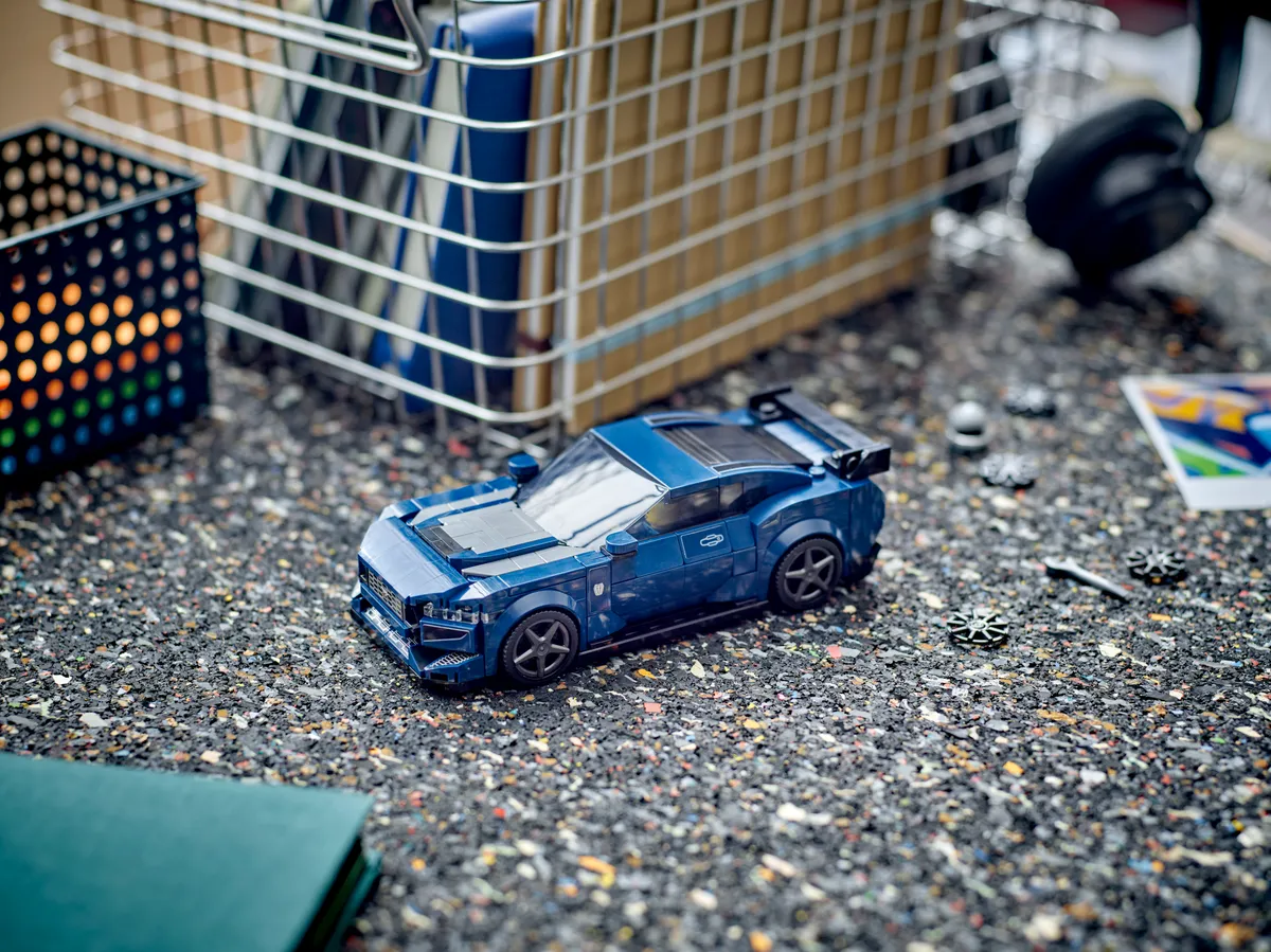 LEGO Ford Mustang Dark Horse Sports Car (76920) - Bild 5