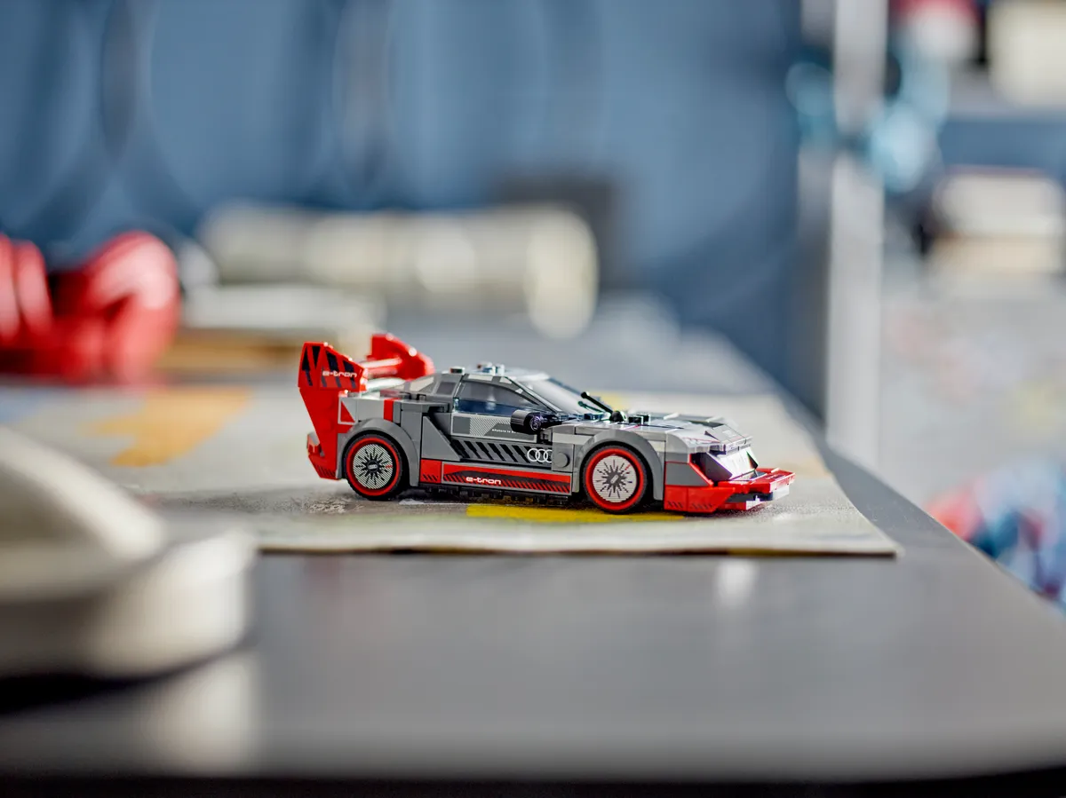 LEGO Audi S1 e-tron quattro Race Car (76921) - Bild 6