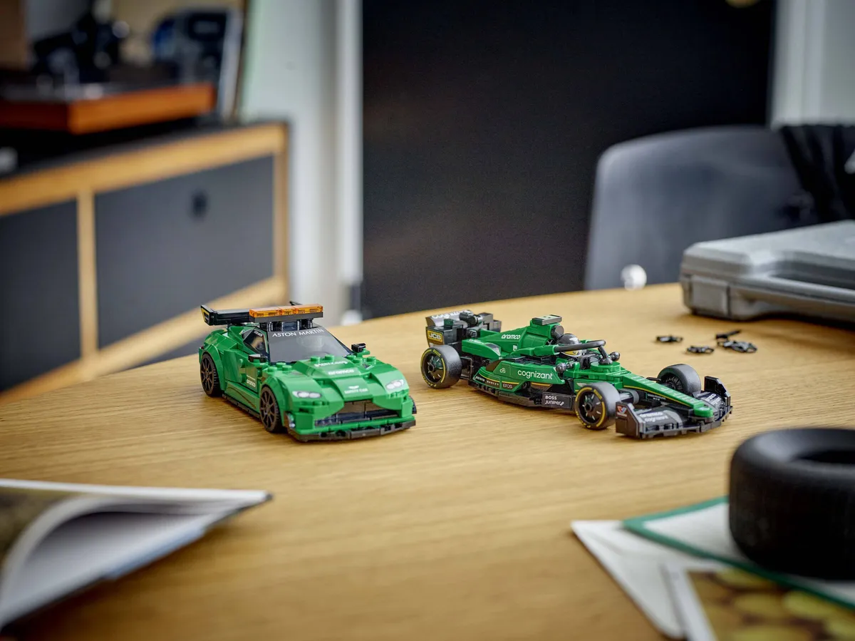 LEGO Aston Martin Safety Car & AMR23 (76925) - Bild 10