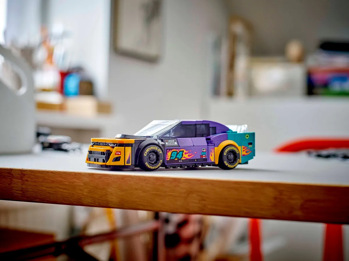 LEGO NASCAR® Next Gen Chevrolet Camaro ZL1 (76935) - Bild 9