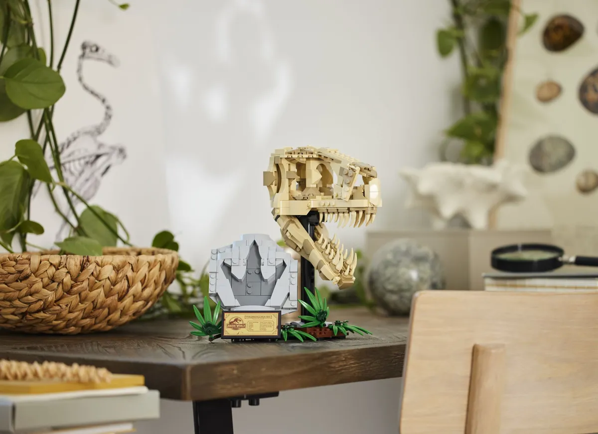 LEGO Dinosaur Fossils: T. rex Skull (76964) - image 7