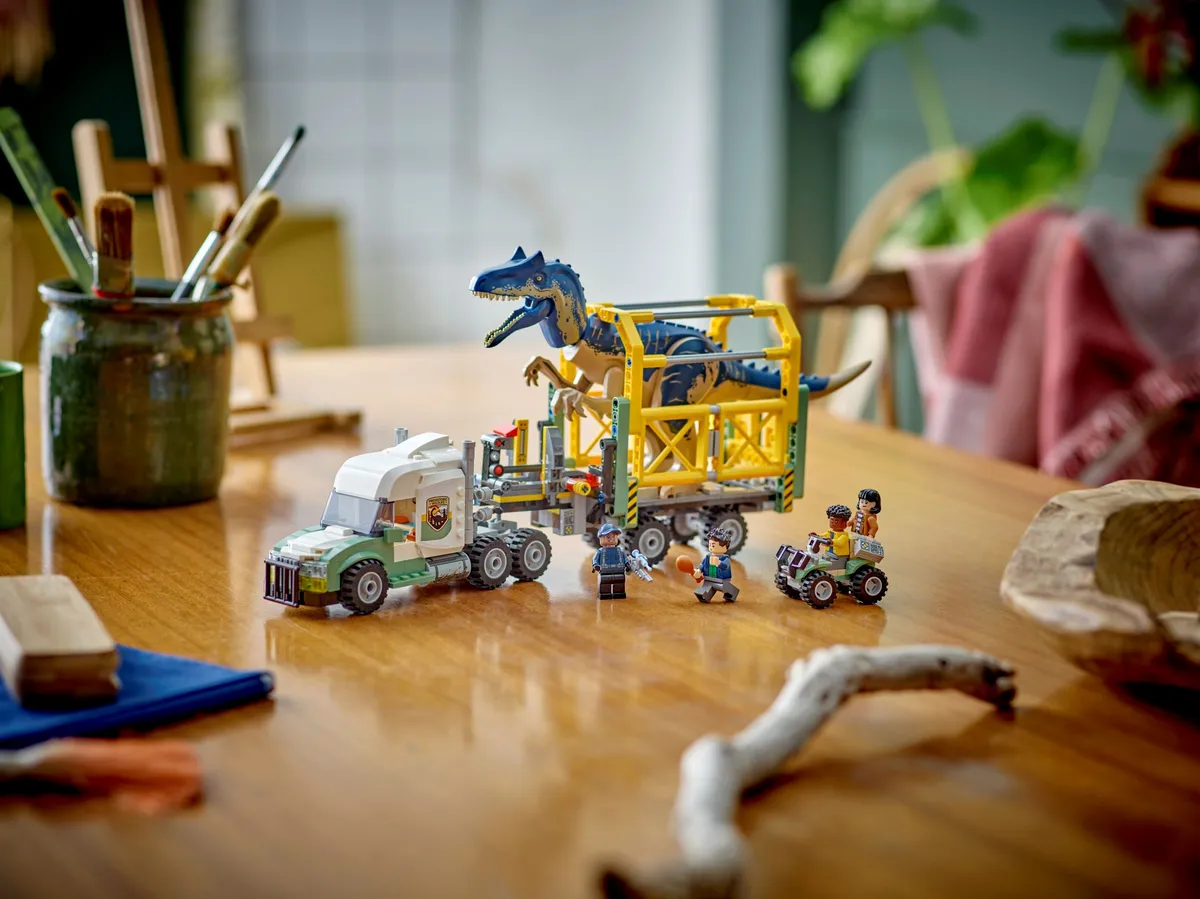 LEGO Dinosaur Missions: Allosaurus Transport Truck (76966) - Bild 7