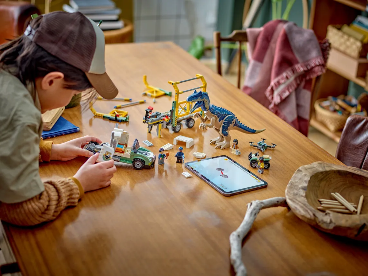 LEGO Dinosaur Missions: Allosaurus Transport Truck (76966) - Bild 6