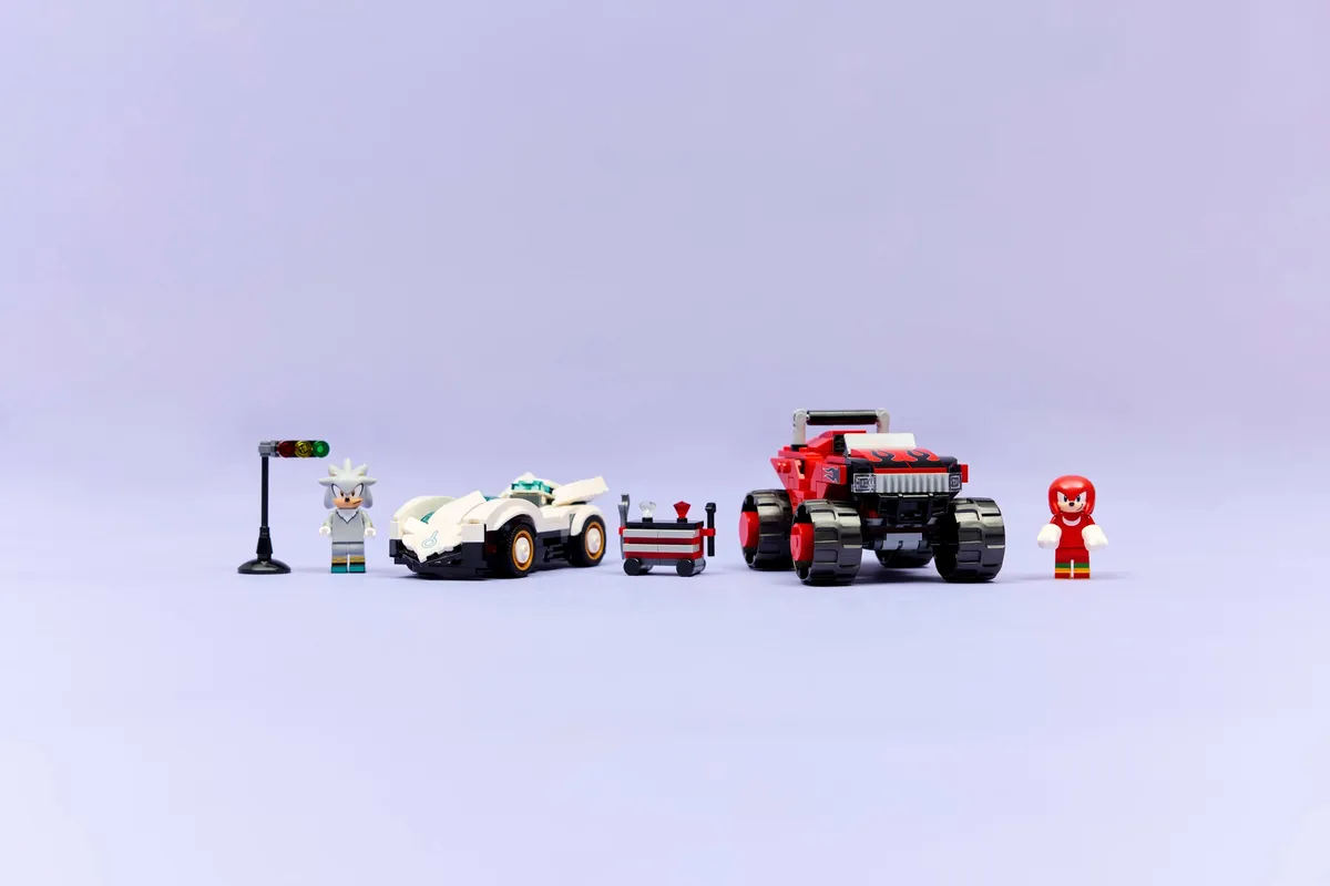LEGO Silver's Car vs. Knuckles' Monster Truck (77118) - image 10