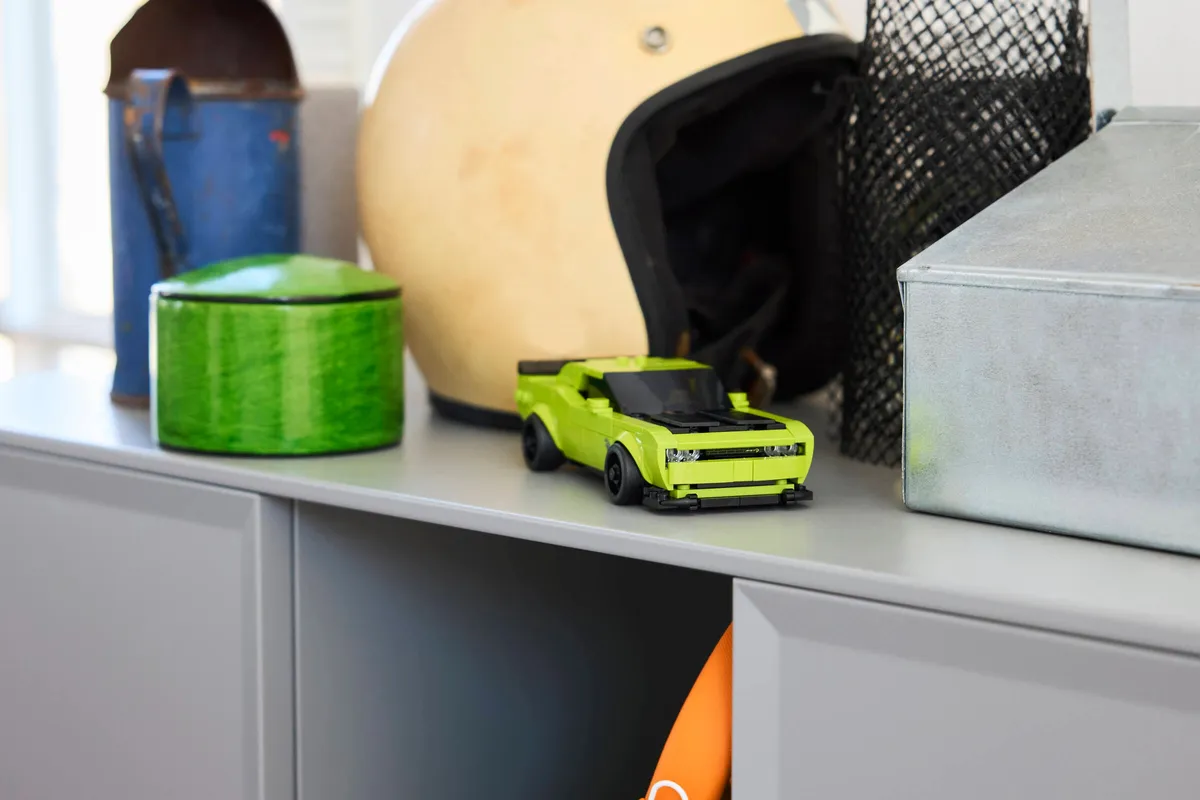LEGO Dodge Challenger SRT Hellcat Sports Car (77237) - Bild 8