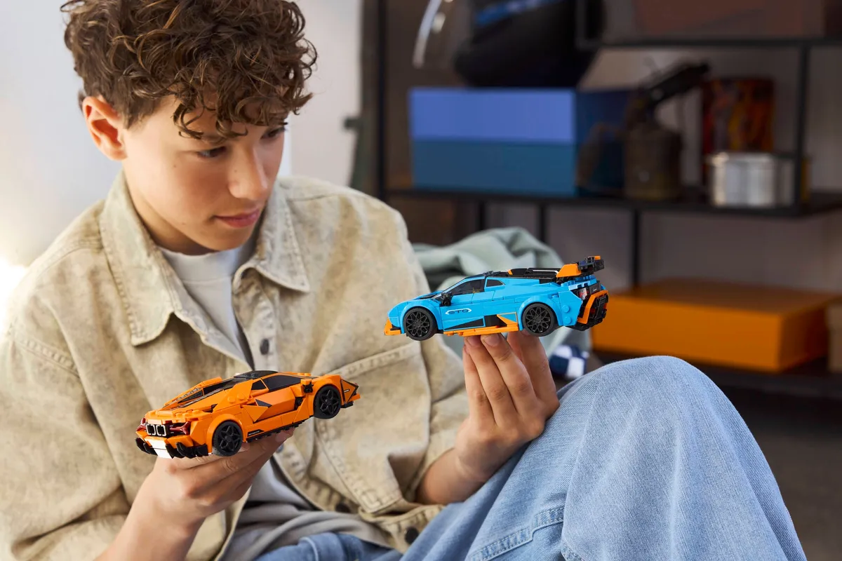LEGO Lamborghini Revuelto & Huracán STO (77238) - Bild 7