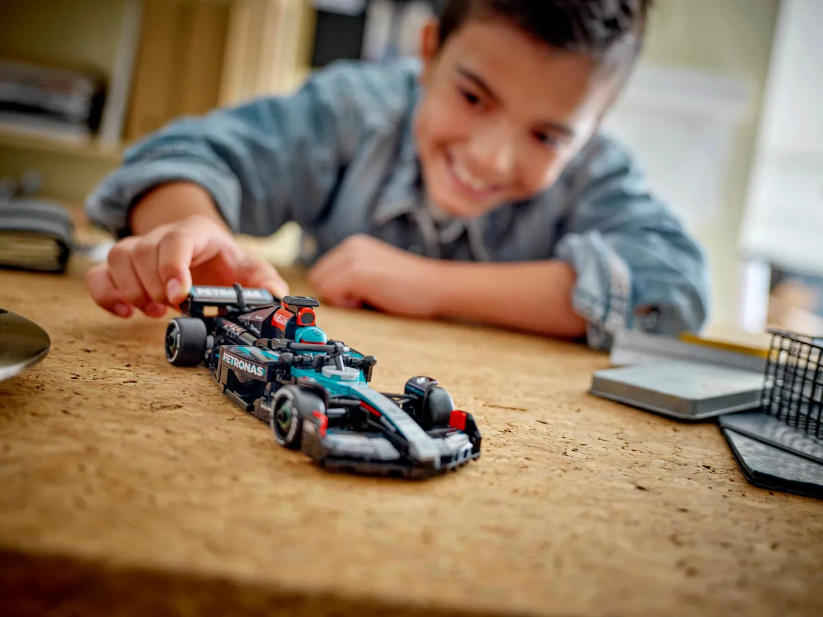 LEGO Mercedes-AMG F1® W15 Race Car (77244) - Bild 7
