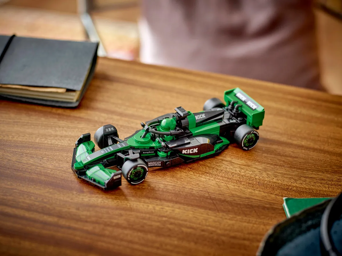 LEGO KICK Sauber F1® Team C44 Race Car (77247) - Bild 7