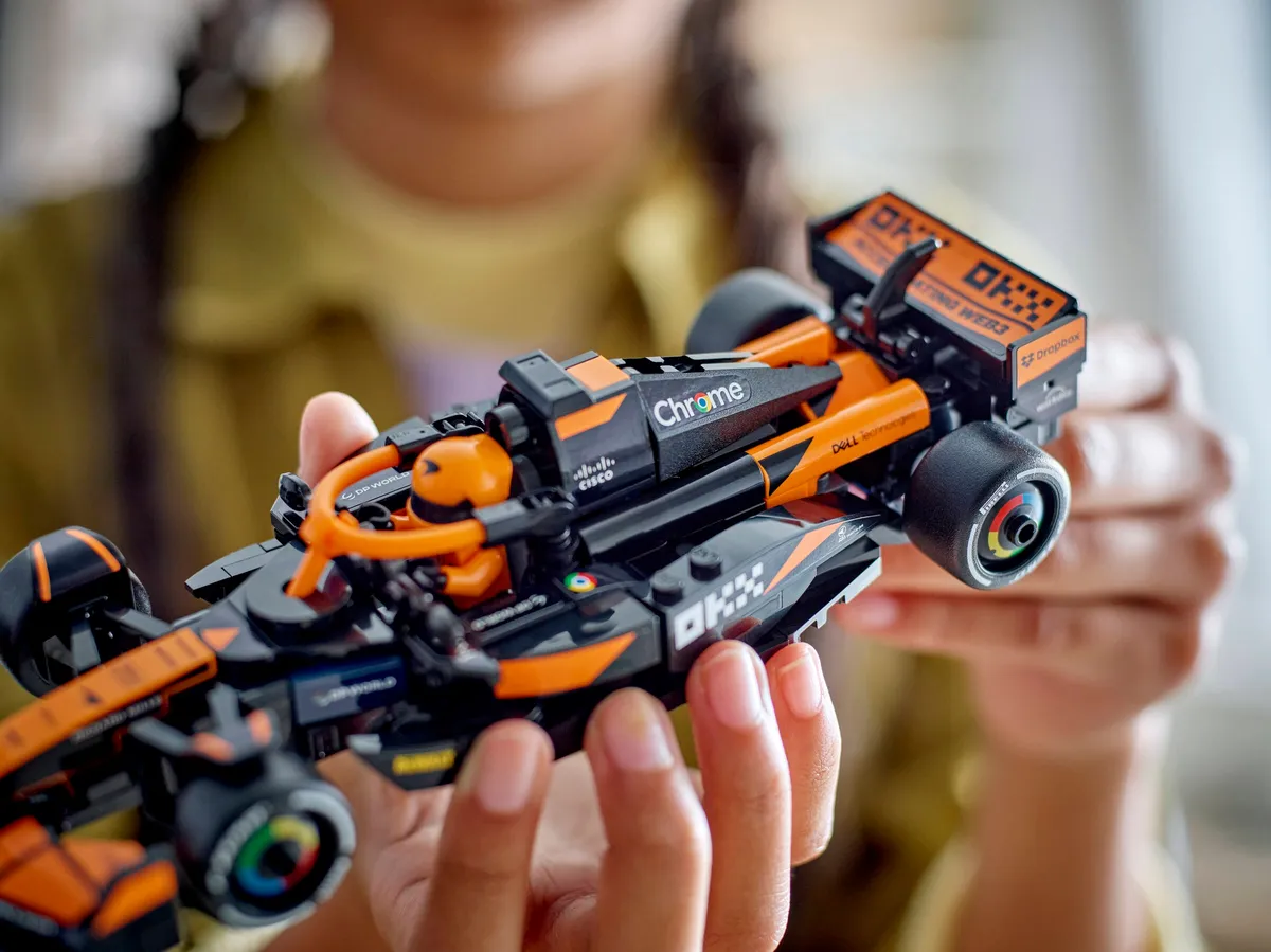 LEGO McLaren F1® Team MCL38 Race Car (77251) - Bild 7