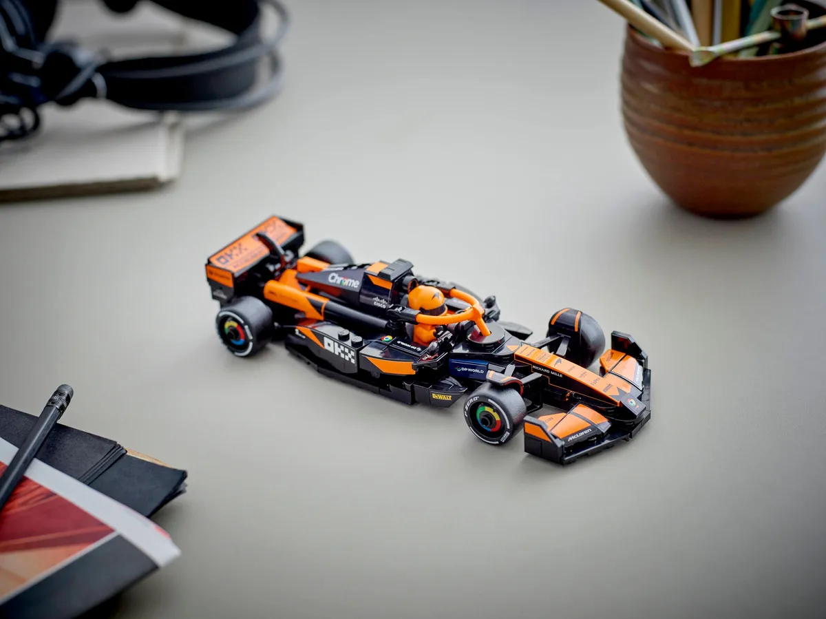 LEGO McLaren F1® Team MCL38 Race Car (77251) - Bild 8