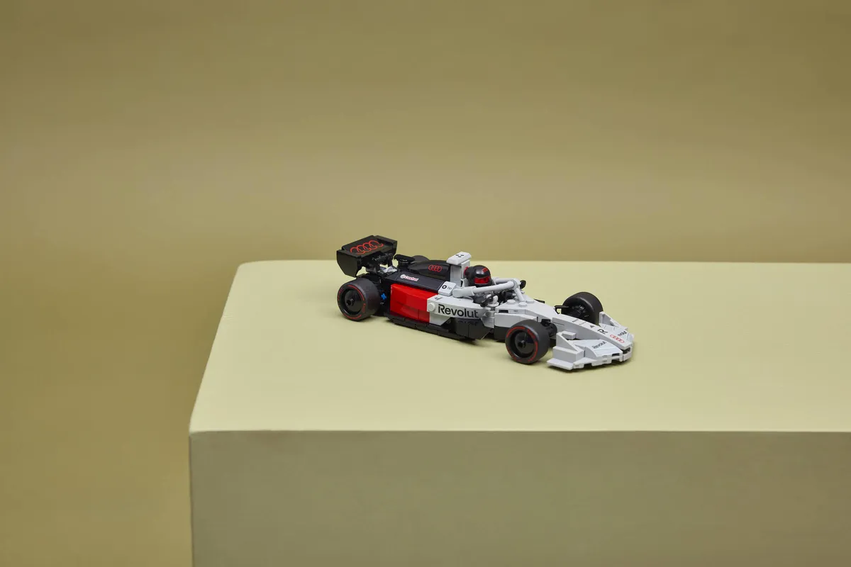 LEGO Audi Revolut F1® Team R26 Race Car (77259) - Bild 8