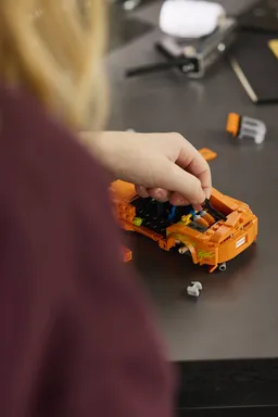 LEGO The Fast and The Furious Toyota Supra MK4 (77260) - afbeelding 9