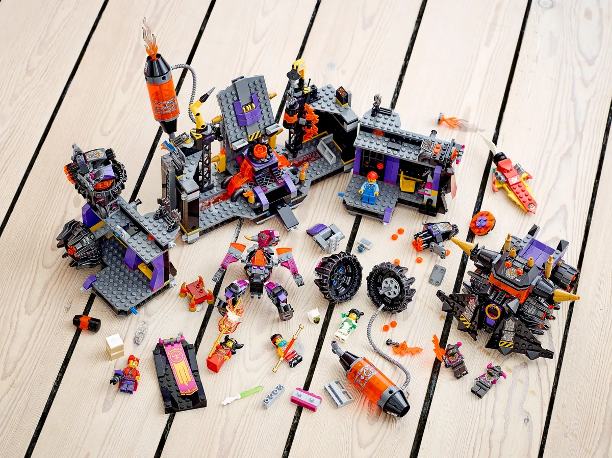 LEGO The Flaming Foundry (80016) - Bild 9