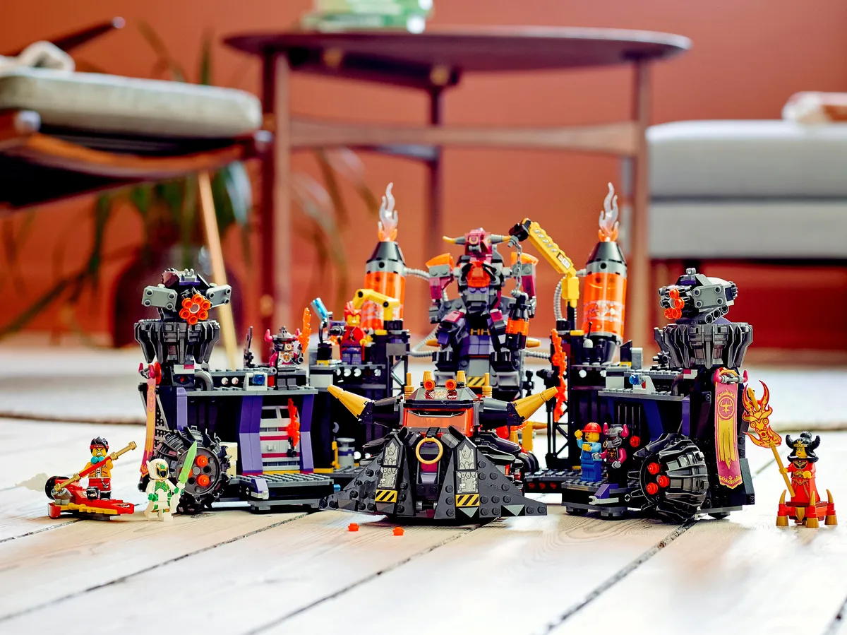 LEGO The Flaming Foundry (80016) - Bild 11