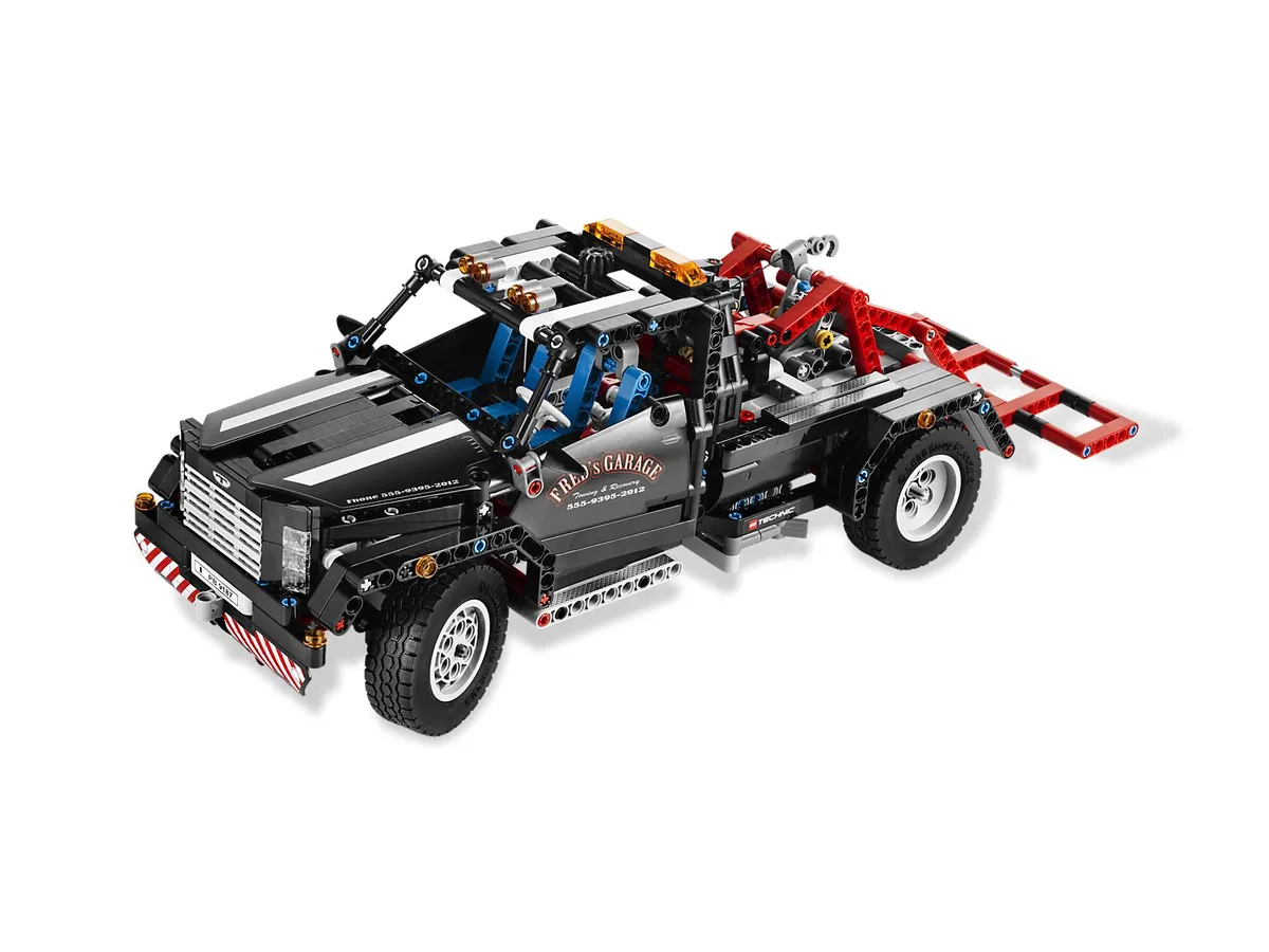 LEGO Pick-Up Tow Truck (9395)