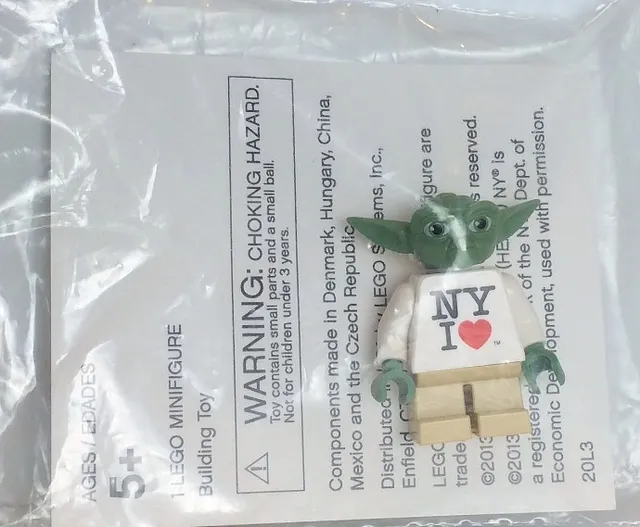 Yoda minifig, NY I Heart Torso de LEGO – photo du produit
